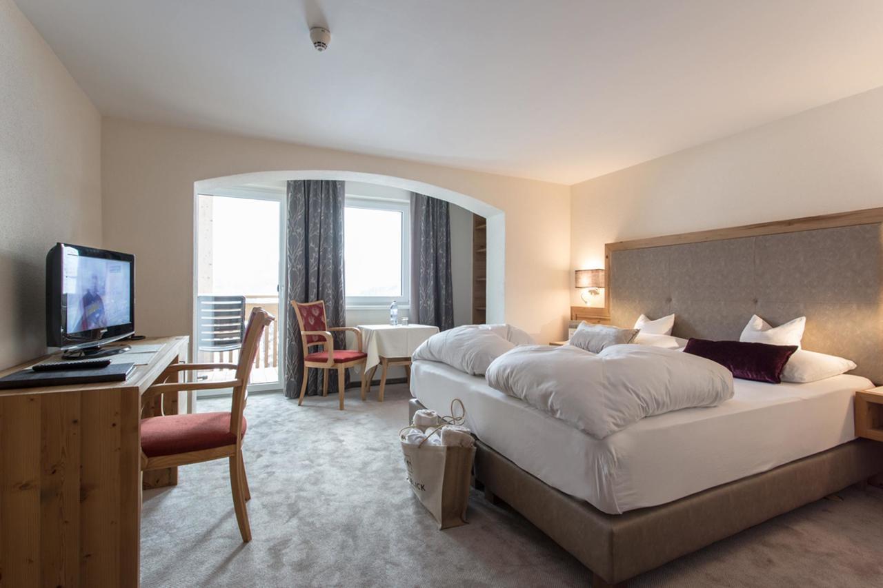 Hotel Bergblick 4 Sterne Superior Fiss Bagian luar foto