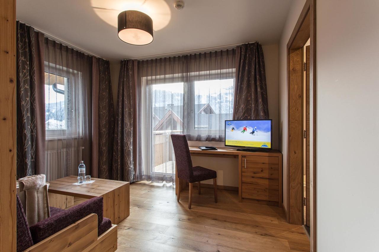 Hotel Bergblick 4 Sterne Superior Fiss Bagian luar foto