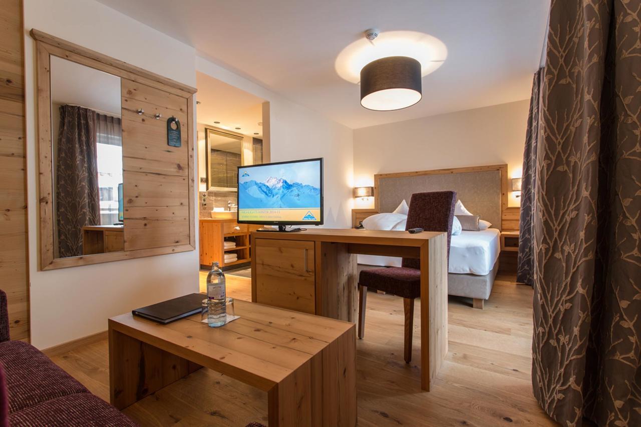 Hotel Bergblick 4 Sterne Superior Fiss Bagian luar foto