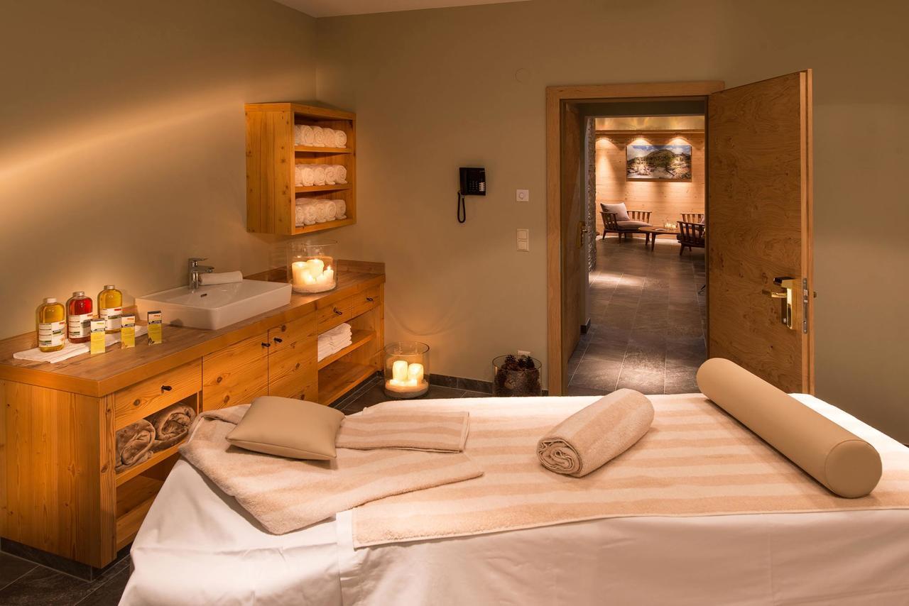 Hotel Bergblick 4 Sterne Superior Fiss Bagian luar foto