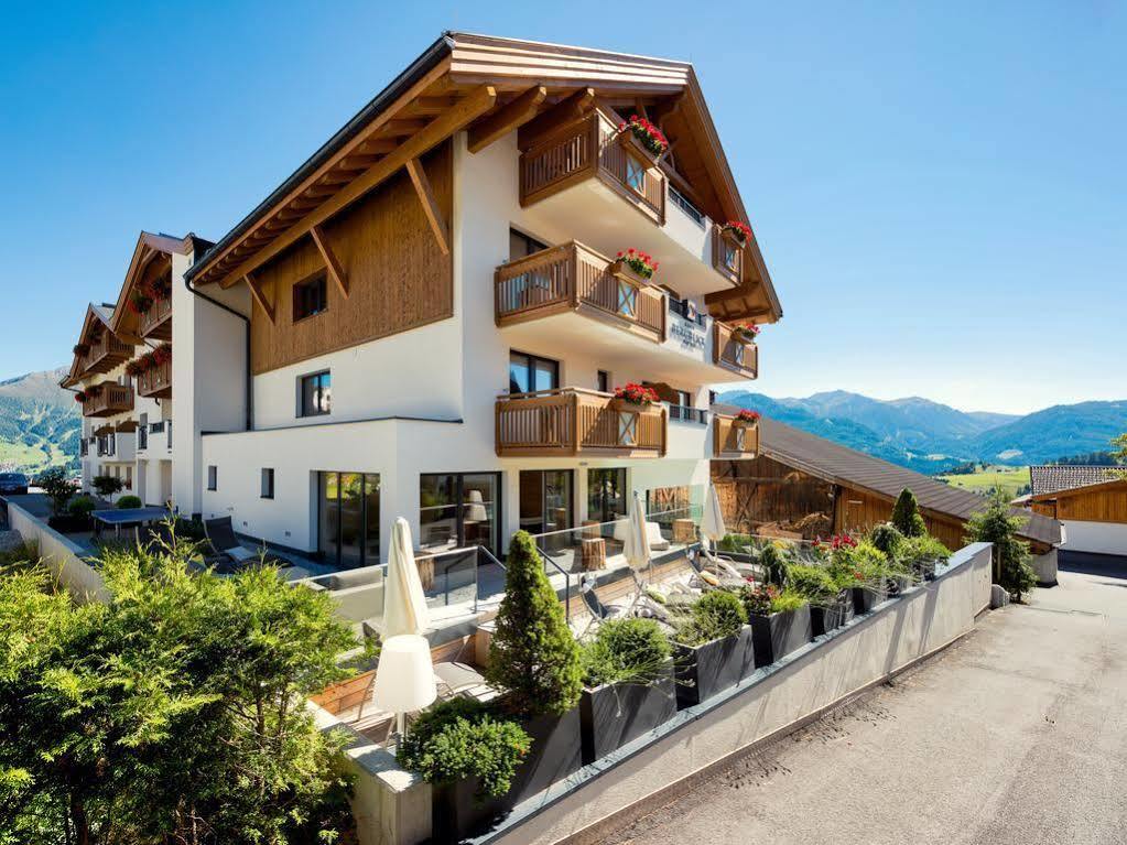 Hotel Bergblick 4 Sterne Superior Fiss Bagian luar foto
